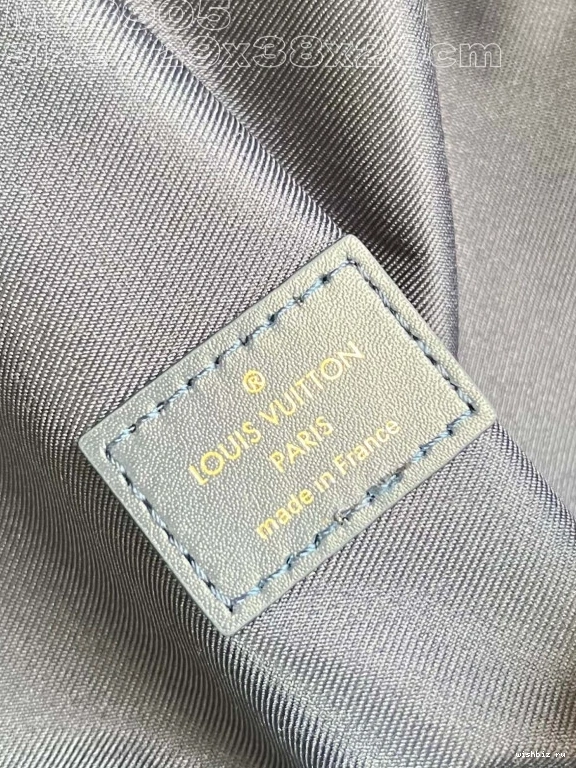 WIS PM BACKPACK VUITTON LOUIS DISCOVERY 1206